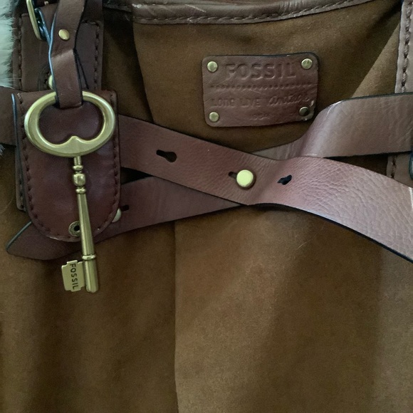 Fossil. Authentic Suede Tote Bag w/Faux Fur Trim - Picture 4 of 14